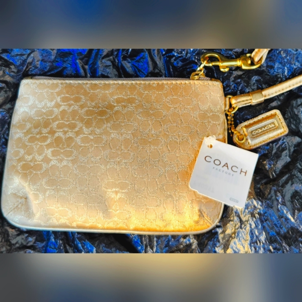 Coach Wallet MiniSignature Gold LurexWristlet Logo Wallet